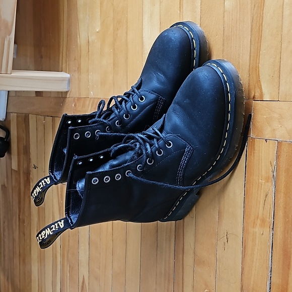 Doc Martens - Picture 1 of 2